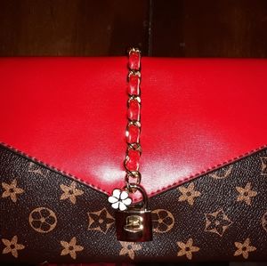 Evening clutch handbag wristlet with lock